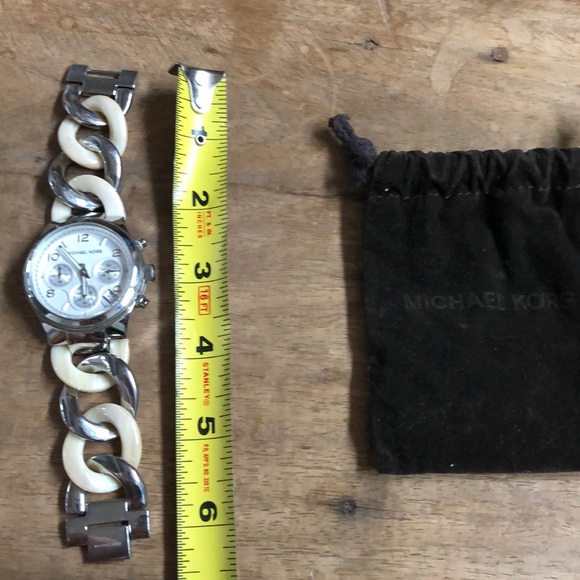 Michael Kors Runway Watch MK4263 Horn and Silver - Picture 6 of 7